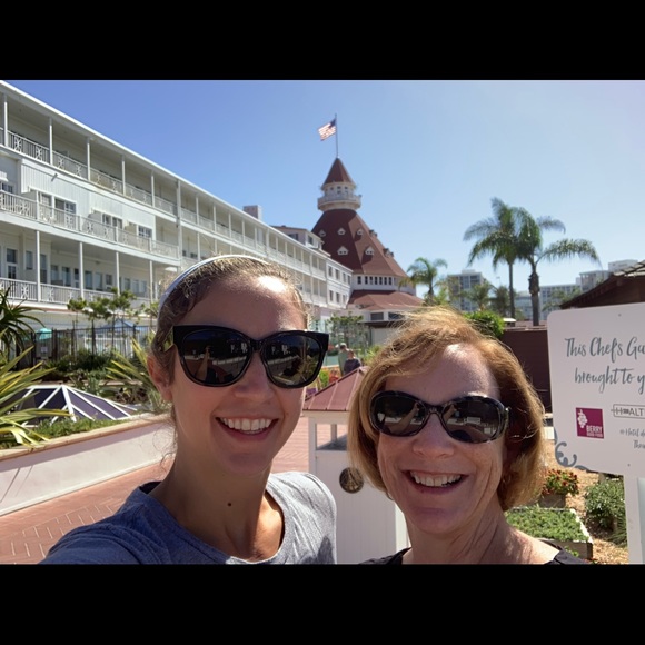 Meet your Posher, Colleen - Picture 3 of 5